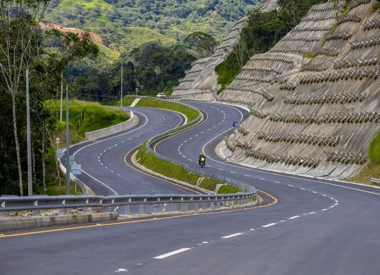 Las restricciones de liquidez se convierten en un riesgo directo para el cumplimiento de las vigencias futuras, en especial las que financian proyectos de infraestructura (imagen ilustrativa). Foto: Juan Antonio Sánchez 