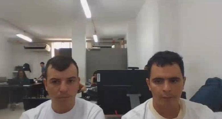 Ala izquierda, Gregorio Abel Sáenz García; a la derecha, Edier Alexander Valencia Bernal, quienes irán a la cárcel por el atentado a una estación de Policía en Cali. FOTO: CORTESÍA. 