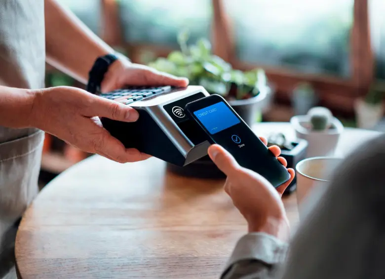 El sistema Bre-B, impulsado por el Banco de la República, busca reducir el uso del efectivo mediante transacciones electrónicas inmediatas. FOTO: GETTY