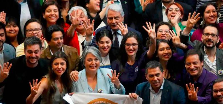 Congreso de Chile aprobó ley que disminuirá jornada laboral. Foto: EFE. 