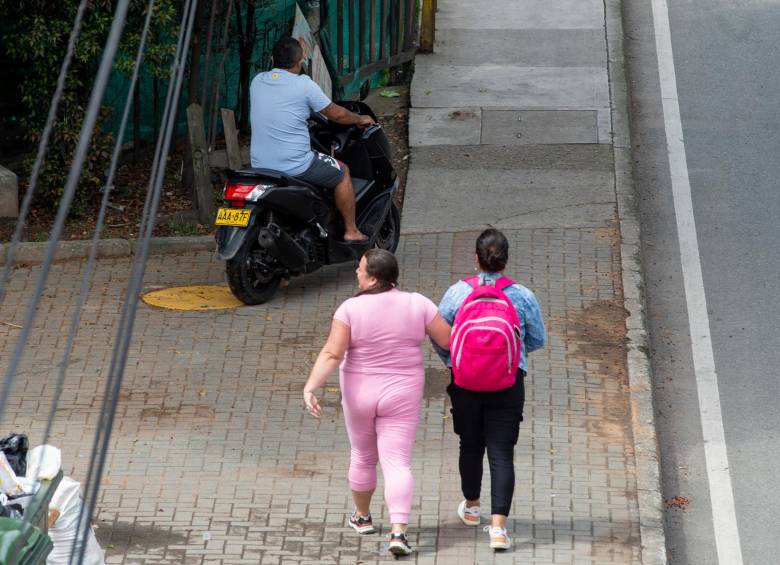 Andenes de la Avenida Paralela se convirtieron en una autopista