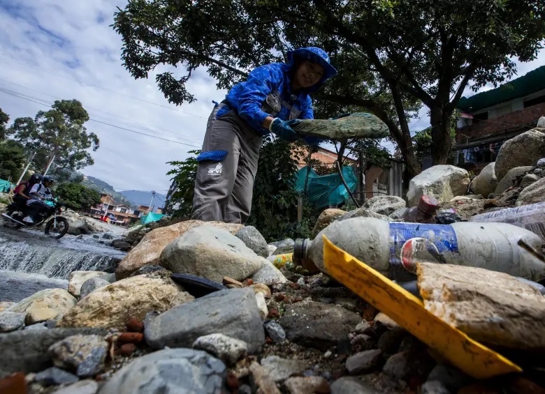 26 frentes de obra están activos en las quebradas. FOTO JULIO CÉSAR HERRERA