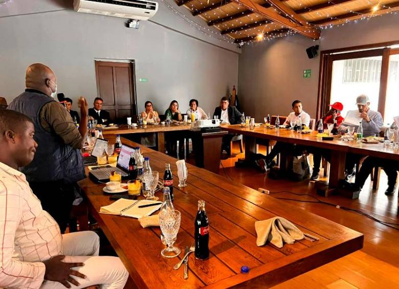 La reunión que presidió el hermano del presidente Petro contó con la presencia de todos los alcaldes de Urabá. FOTO: CORTESÍA IFM