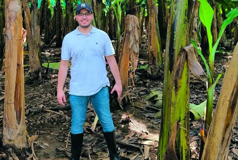 Juan Felipe Angarita Escobar, en bananera en Urabá. FOTO CORTESÍA.