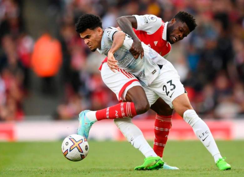 El guajiro Luis Díaz se lesionó durante el duelo del domingo ante el Arsenal. FOTO GETTY