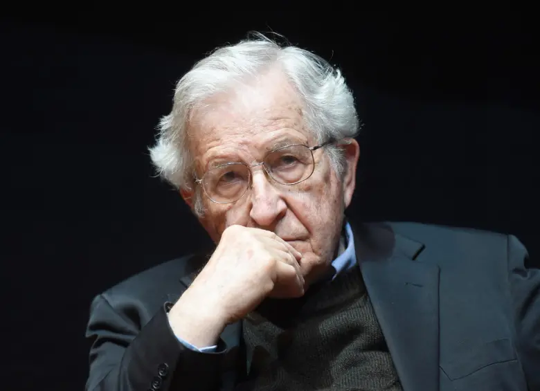 Chomsky nació en Filadelfia el 7 de diciembre de 1928 y es reconocido por ser uno de los grandes intelectuales políticos de izquierda. Foto: Getty