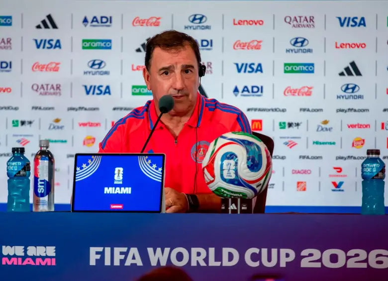 El entrenador de la Selección Colombia, Néstor Lorenzo, vive su primer Mundial como técnico en propiedad de un equipo nacional. Foto: Juan Antonio Sánchez