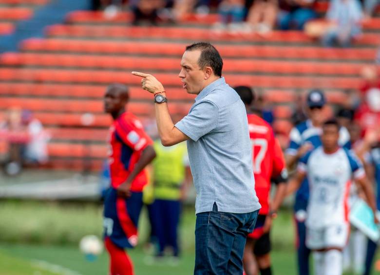 Alejandro Restrepo estará de nuevo en el banco del DIM. FOTO JUAN ANTONIO SÁNCHEZ