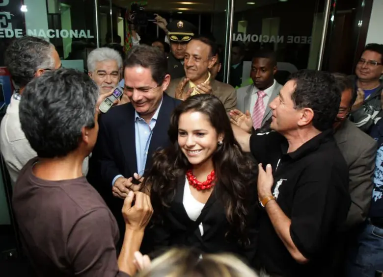 Clemencia Vargas habló antes de las exequias de Germán Vargas Lleras y aseguró que el país necesita recuperar el rumbo político de cara a las elecciones de 2026. FOTO: Colprensa.