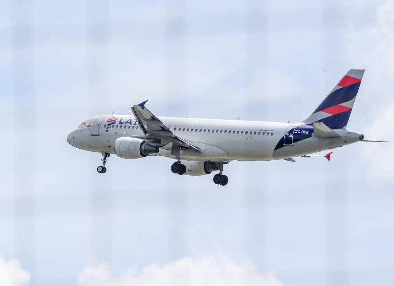 Latam ya tiene el 33% del mercado aéreo en Colombia