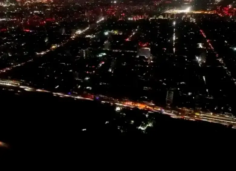 España sufrió un apagón masivo que se extendió entre 10 y 12 horas el pasado lunes, 28 de abril. FOTO: AFP