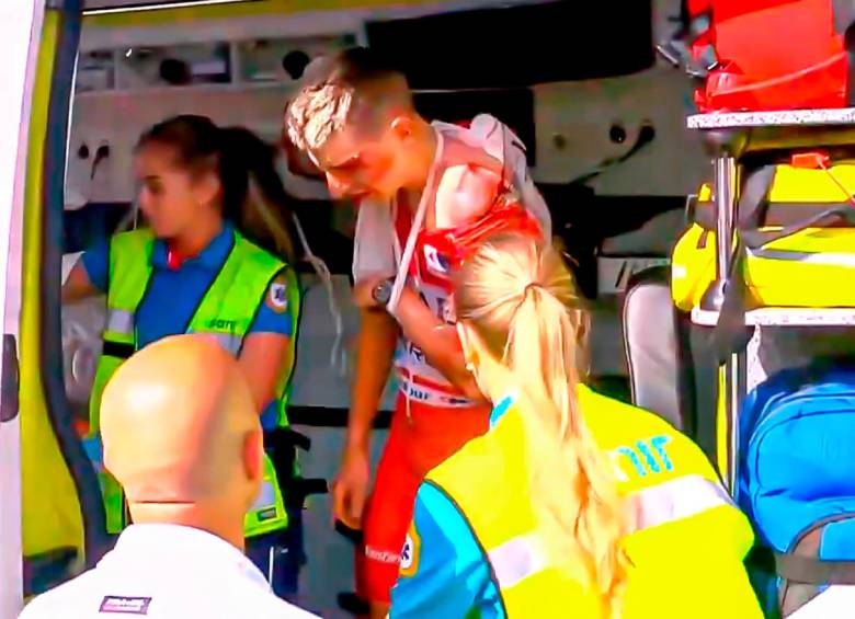 Tadej Pogacar afronta ahora un proceso de recuperación tras sufrir el primer abandono de su carrera en una de las tres grandes vueltas. FOTO: CAPTURA DE VIDEO