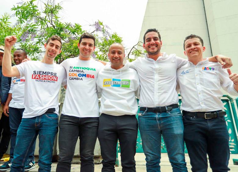 De izquierda a derecha, Juan Carlos Upegui, Esteban Restrepo, Juan Pablo Ramírez, Álex Flórez y Alejandro Toro. FOTOs cortesía y manuel saldarriaga