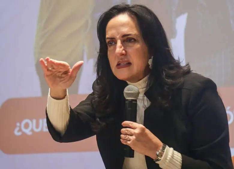 La senadora María Fernanda Cabal afirmó que continuará fortaleciendo su proyecto político y respaldó al Gobierno de Abelardo de la Espriella, aunque advirtió que uno de sus mayores retos será la relación con el Congreso. FOTO: Colprensa.
