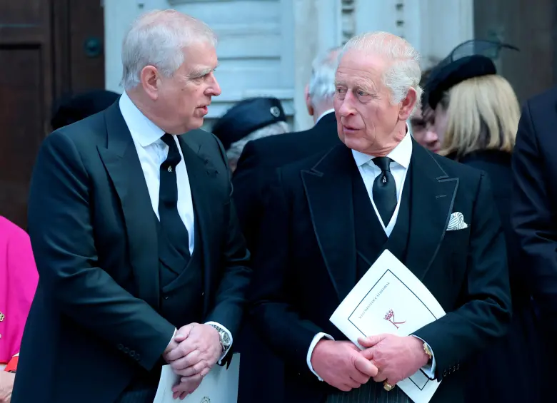 El príncipe Andrés deberá abandonar su residencia real y perderá sus títulos por el caso Epstein. FOTO: GETTY