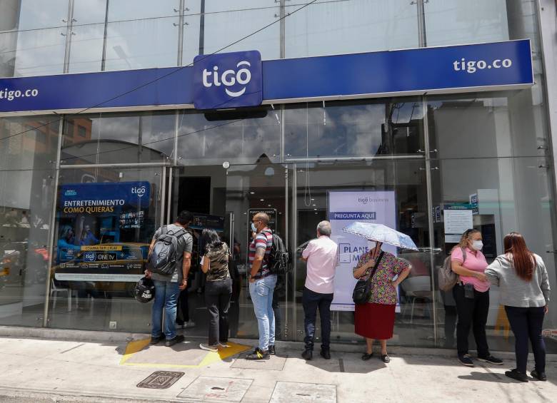 Tigo cuenta con 15,1 millones de líneas móviles en el país, según Min TIC. FOTO Manuel Saldarriaga
