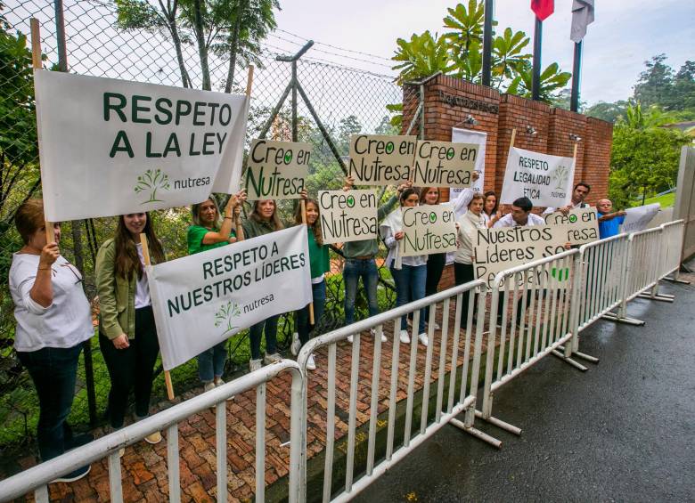 Colaboradores de Nutresa exigieron respeto por la administración de la empresa de alimentos. FOTO ESNEYDER GUTIÉRREZ