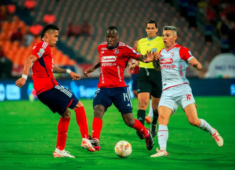 DIM visita a Santa Fe en la primera final de la Liga Betplay-1. FOTO CAMILO SUÁREZ