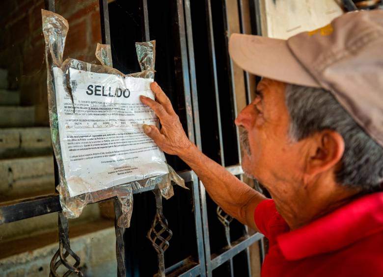 Los comerciantes de los Charcos del Brujo expresaron que la decisión lo único que ha hecho es alejar a los turistas que iban frecuentemente a este lugar. FOTO camilo suárez