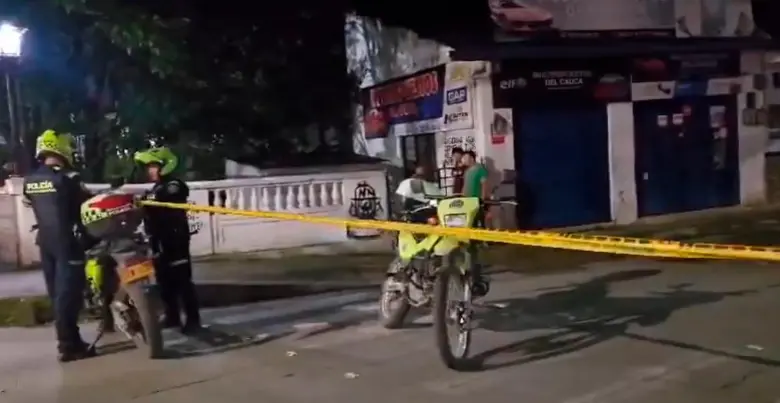 La Policía acordonó los alrededores del centro de reclusión en el barrio Modelo, de Popayán. FOTO: Cortesía Sucesos Cauca