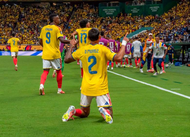 Daniel Muñoz porta el legendario dorsal de Andrés Escobar en el Mundial. FOTO JUAN ANTONIO SÁNCHEZ