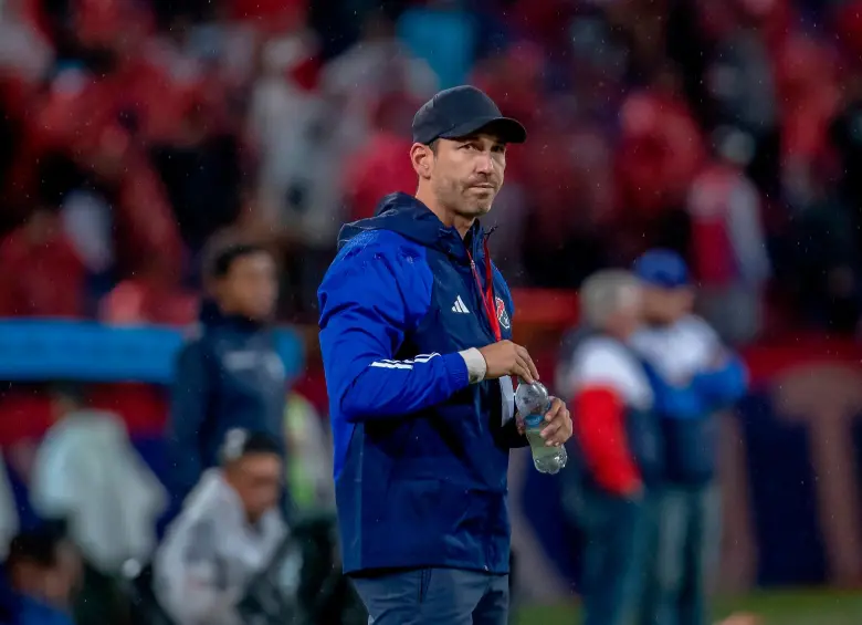 El triunfo es el único camino del DIM ante Águilas Doradas para aspirar a un lugar en cuartos de final de la Liga Betplay. El técnico Sebastián Botero lo sabe. FOTO JUAN ANTONIO SÁNCHEZ