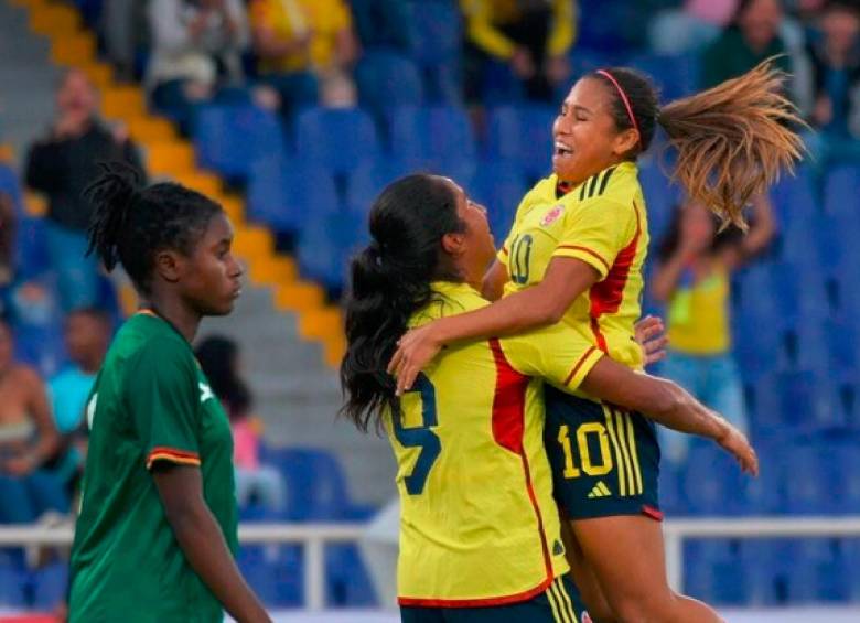 Leicy Santos (10) y Mayra Ramírez, entre las figuras de la Selección Colombia. FOTO COLPRENSA