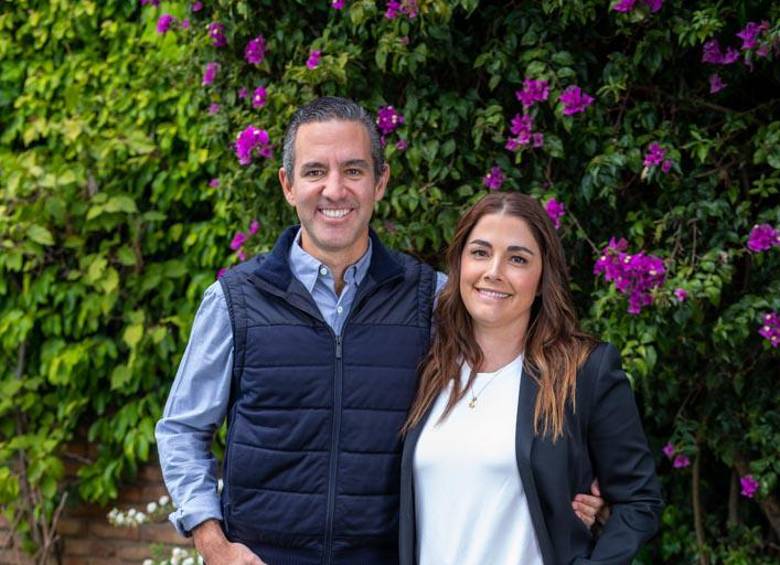 David Vélez, fundador de Nubank, y Mariel Reyes, fundadora de {reprograma}, se comprometieron en 2021 a donar gran parte de su fortuna para mejorar la igualdad de oportunidades en América Latina. FOTO: Cortesía VélezReyes+