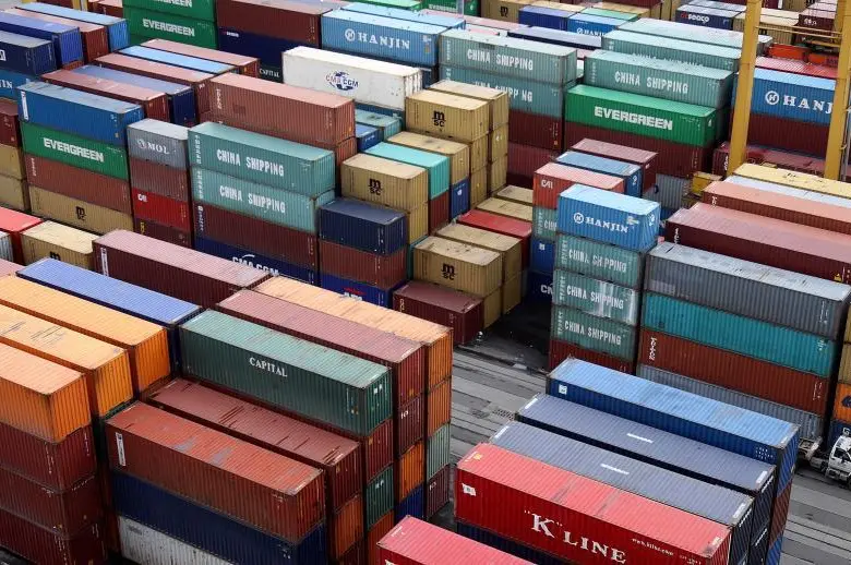 Los nuevos aranceles del 12,5% impuestos por Estados Unidos reavivaron el debate sobre la reglamentación que MinComercio solicitó expedir a la Dian. FOTO EL COLOMBIANO