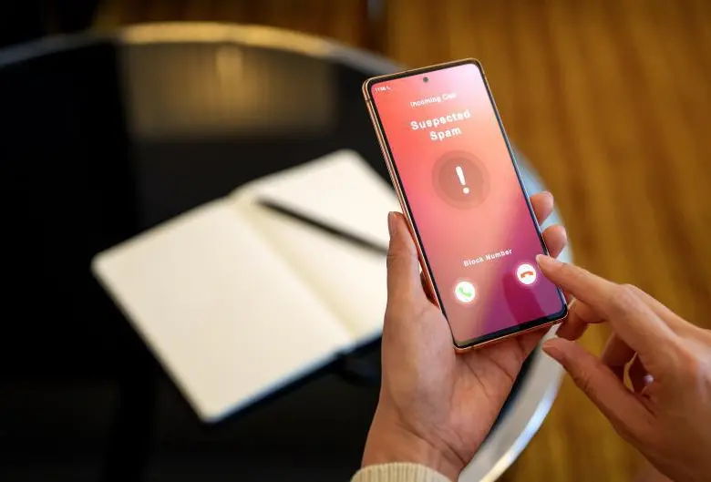 Las redes de spam telefónico operan con automatización y rotación constante de números para evadir bloqueos y filtros tradicionales. FOTO GETTY