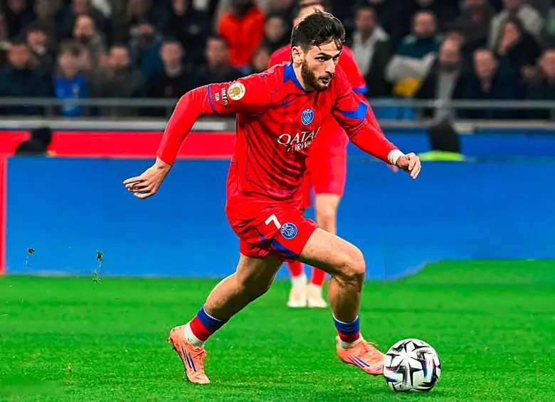 Khvicha Kvaratskhelia, figura del PSG, no asistirá al Mundial con la selección de Georgia. FOTO getty