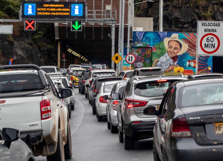 La congestión en el túnel de Oriente se presenta pese a que este opera con normalidad. FOTO: Juan Antonio Sánchez.