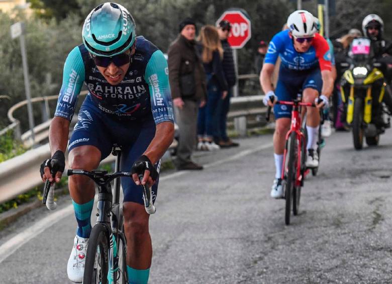 Santiago Buitrago evidencia fortaleza en la Tirreno-Adriático. El Giro de Italia es uno de sus objetivos este año. FOTO X-@BHRVictorious