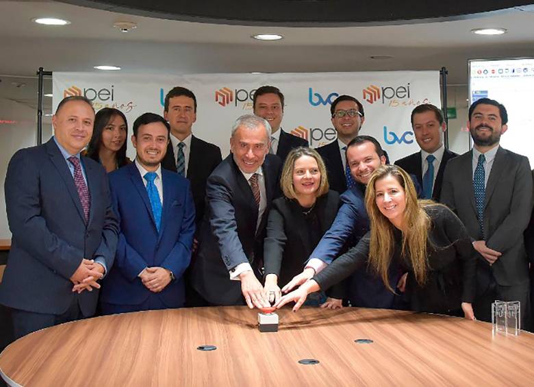 PEI, un vehículo inmobiliario con 1,5 millones de metros cuadrados bajo administración, tocó ayer la campana para anunciar su llegada al mercado colombiano de renta variable. FOTO CORTESÍA.
