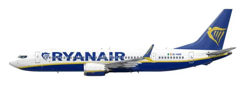 El vuelo de Ryanair regresó de emergencia al aeropuerto de Tesalónica después de que una ventanilla se desprendiera en pleno vuelo y un pasajero fuera parcialmente succionado hacia el exterior de la aeronave. FOTO: Ryanair.