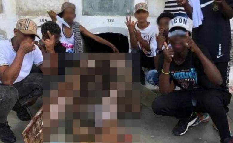 Los jóvenes profanaron la tumba de uno de sus amigos. FOTO: COLPRENSA-REDES SOCIALES