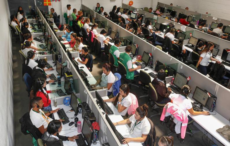 Empresas de tercerización de servicios fortalecen la economía y la empleabilidad en Medellín, Barranquilla y Bogotá. La industria BPO genera más de 754.000 empleos formales en Colombia. FOTO <b>Manuel Saldarriaga</b>