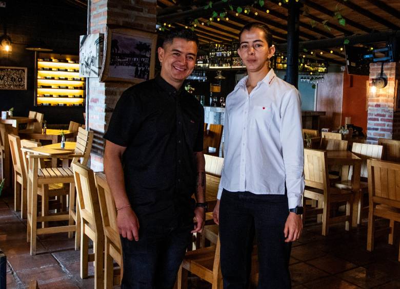 José Domingo Parrilla se ha consolidado gracias a Víctor, Erika y Luz Elena, quienes vienen de una familia que ha dedicado su vida a los negocios. FOTO JULIO CÉSAR HERRERA