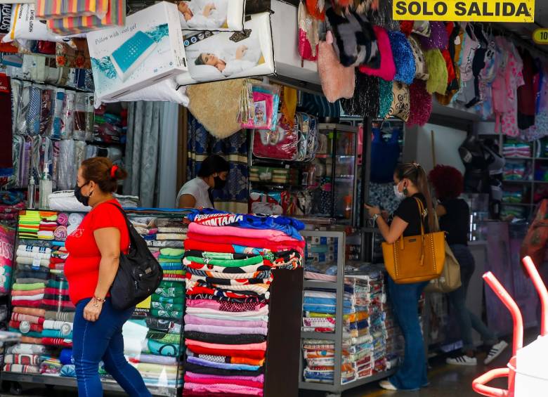 El comercio sigue siendo la principal actividad económica que más impulsa el crecimiento del país. Foto: Manuel Saldarriaga Quintero