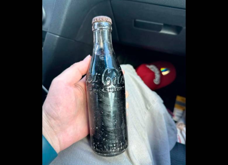 Imagen de la botella de Coca-Cola antigua, que data de principio del año 1900. FOTO Reddit