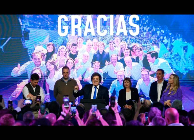 El presidente Javier Milei calificó los resultados de las elecciones legislativas como “históricas”. FOTO AFP