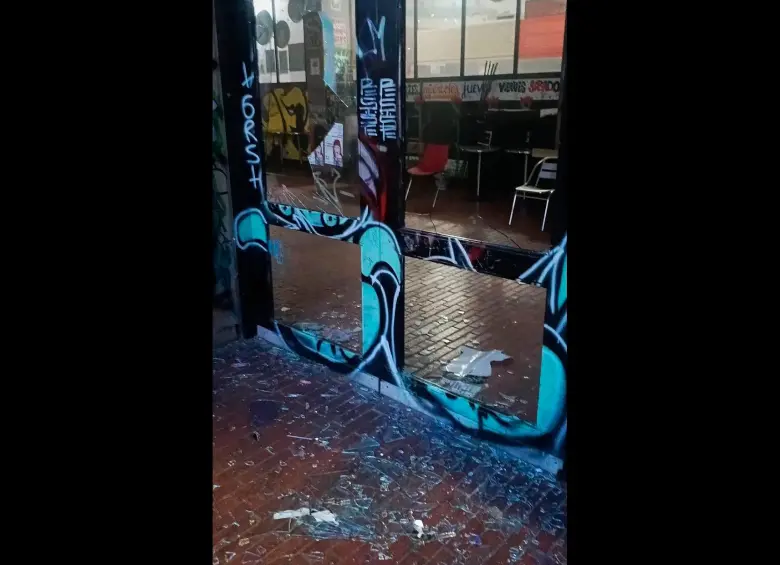 La explosión en el campus universitario de Bogotá dejó afectadas las instalaciones del edificio de Sociología. FOTO CORTESÍA