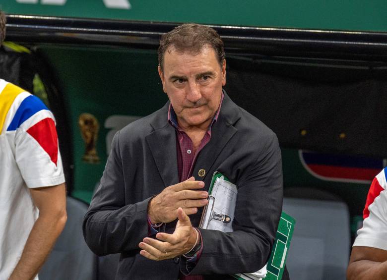 El entrenador argentino Néstor Lorenzo tiene contrato con la Selección Colombia hasta antes del inicio del Mundial de 2030. Foto: Juan Antonio Sánchez