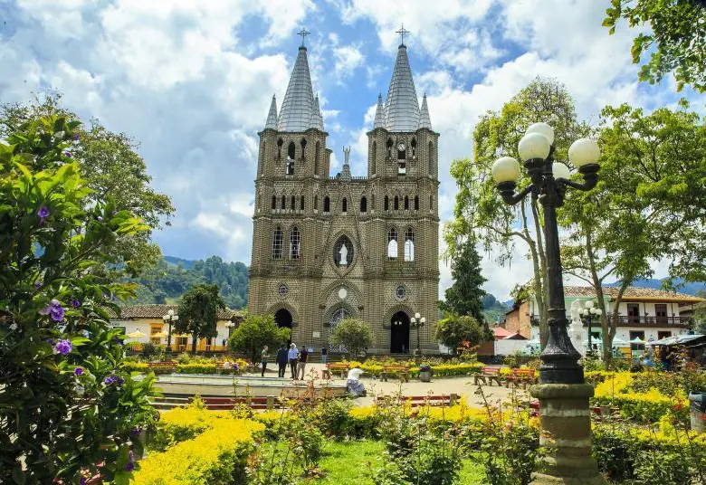 ¿Busca un plan cerca de Medellín? Conozca ocho pueblos para visitar, con rutas, costos y qué hacer en cada uno
