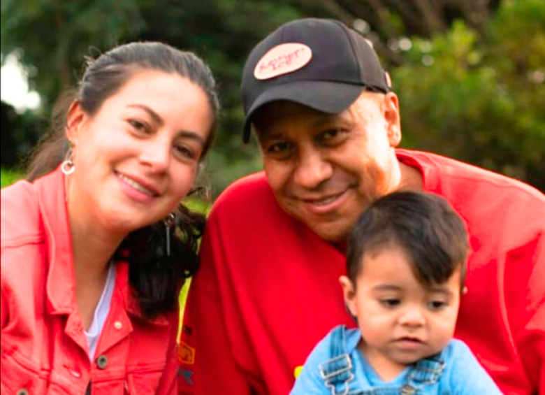 Yesid ya es un hombre feliz, tiene un hijo y superó su depresión y estrés postraumático con la terapia de hongos mágicos. FOTO: Cortesía