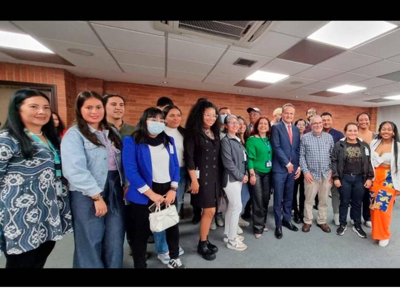 El grupo de nuevos médicos llegó al país después de terminar sus estudios en medicina. FOTO CORTESÍA