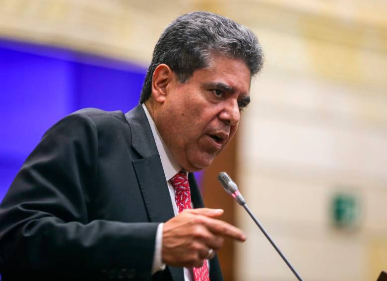 El contralor, Carlos Hernán Rodríguez Becerra, aclaró la cifra de endeudamiento de las EPS en el país. FOTO: Colprensa