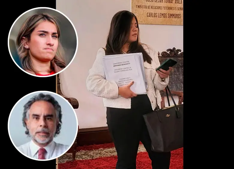 Gente del equipo de la Cancillería con las carpetas que la canciller Sarabia llevará a la Fiscalía. FOTO CORTESÍA