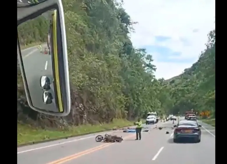 El siniestro ocurrió en la vía La Pintada—Supía en el departamento de Caldas. FOTO CAPTURA DE VIDEO