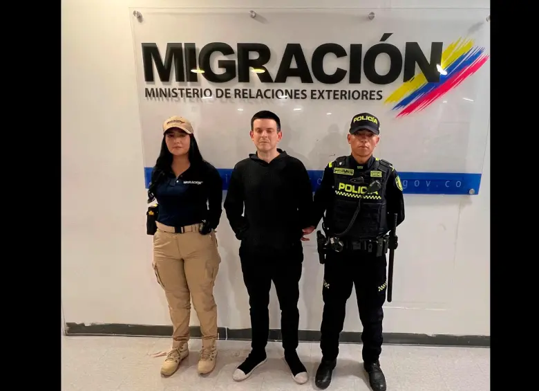 Momento de la captura de Alejandro Lyons tras llegar deportado a Colombia. FOTO CORTESÍA